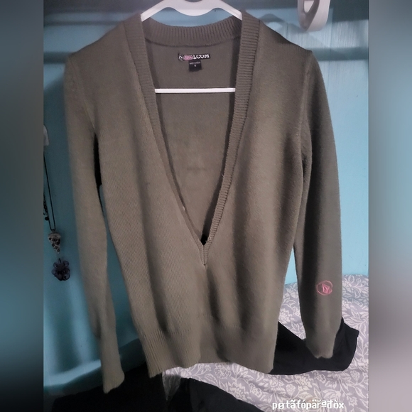 Volcom Brown Sweater with Colorful Logo - Picture 3 of 3